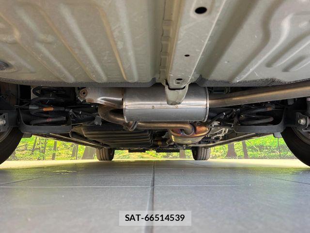 Toyota VOXY 2021-03 7621183-19