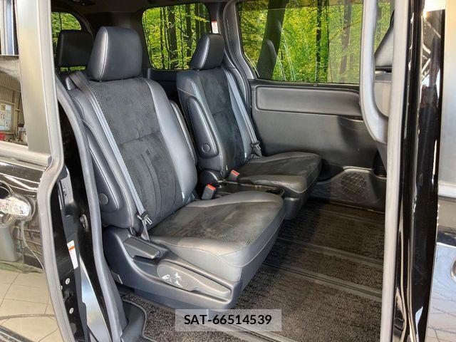 Toyota VOXY 2021-03 7621183-8