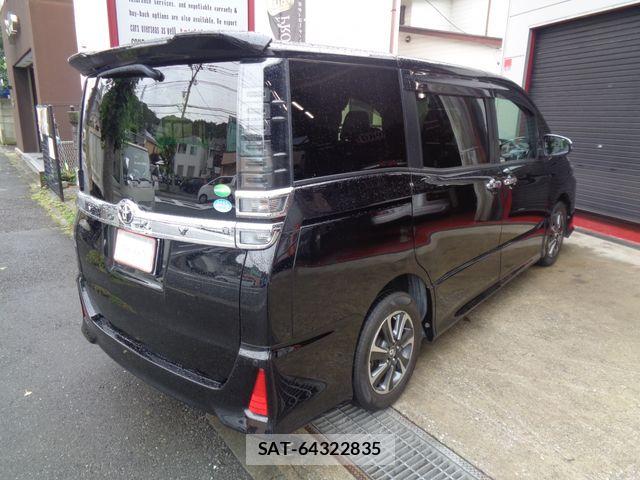Toyota VOXY 2018-07 7621201-9