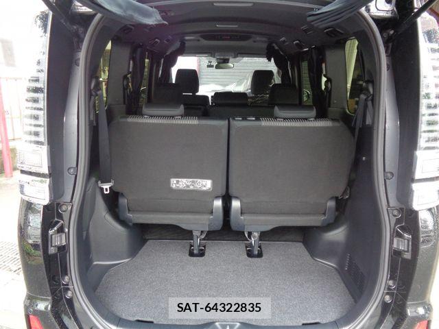 Toyota VOXY 2018-07 7621201-12