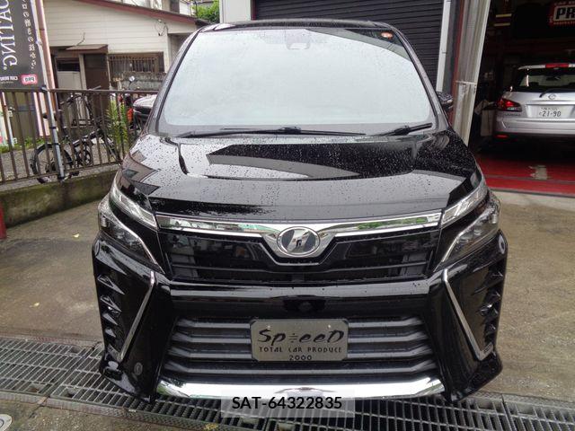 Toyota VOXY 2018-07 7621201-1