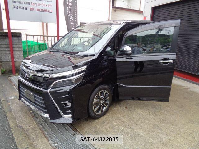 Toyota VOXY 2018-07 7621201-19