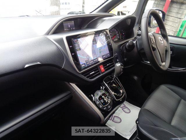 Toyota VOXY 2018-07 7621201-21