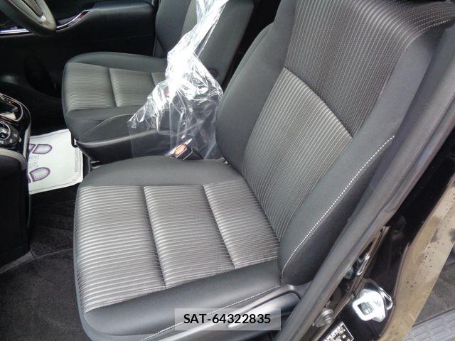 Toyota VOXY 2018-07 7621201-27