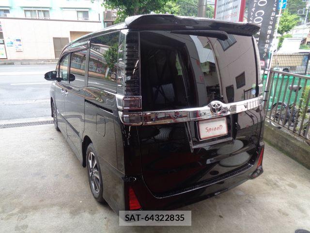 Toyota VOXY 2018-07 7621201-3