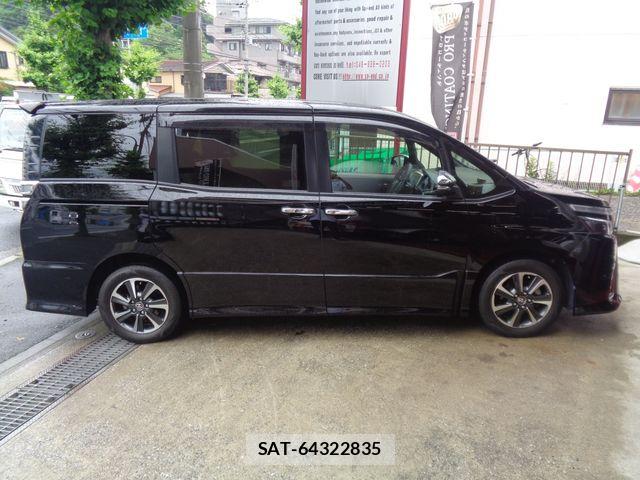 Toyota VOXY 2018-07 7621201-7