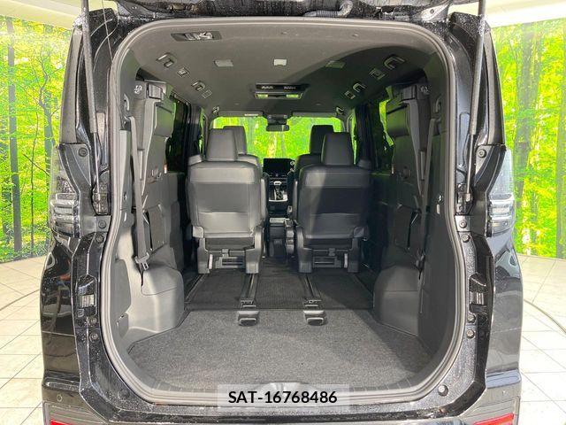 Toyota VOXY 2023-04 7621175-10