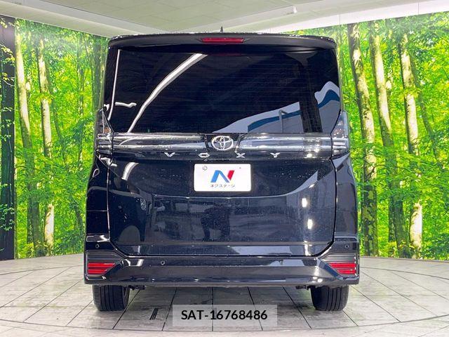 Toyota VOXY 2023-04 7621175-15