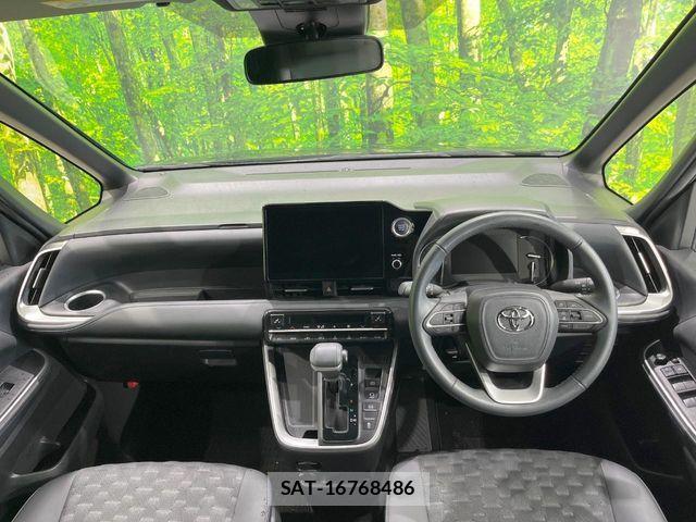 Toyota VOXY 2023-04 7621175-1
