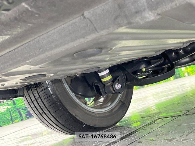 Toyota VOXY 2023-04 7621175-19