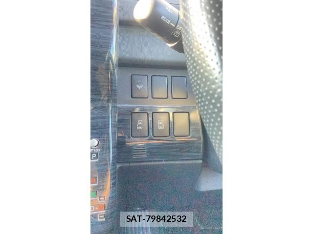 Toyota VOXY 2013-05 7621246-13