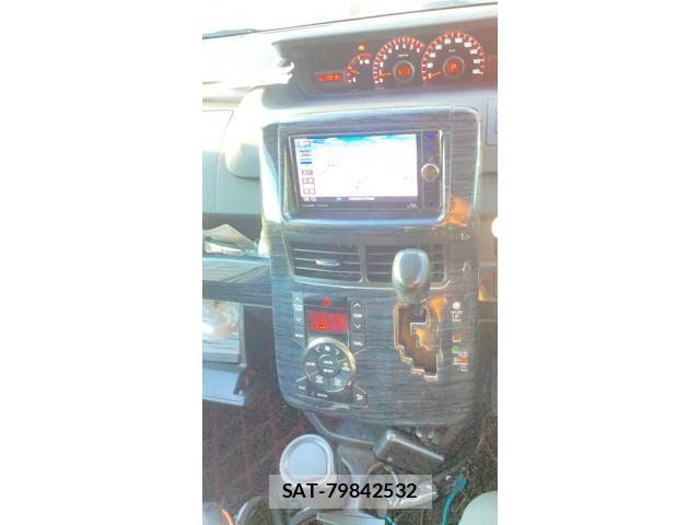 Toyota VOXY 2013-05 7621246-20
