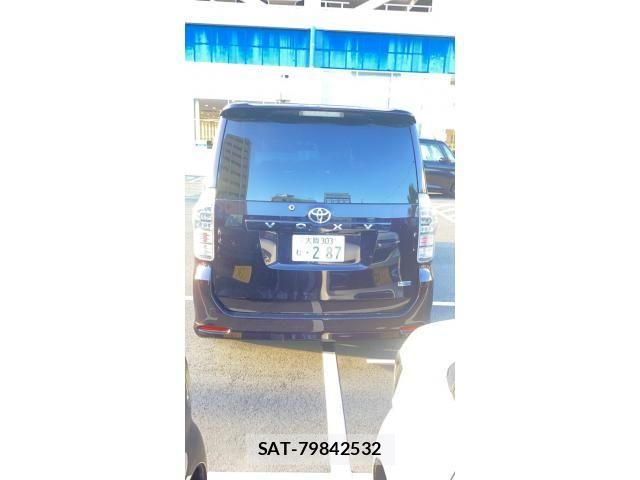 Toyota VOXY 2013-05 7621246-4