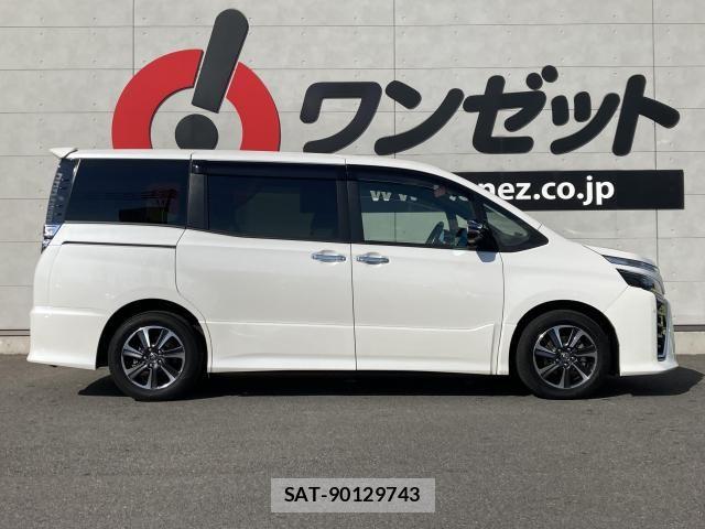 Toyota VOXY 2018-03 7621194-20