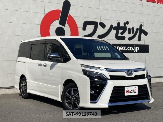 Toyota VOXY 2018-03 7621194-3