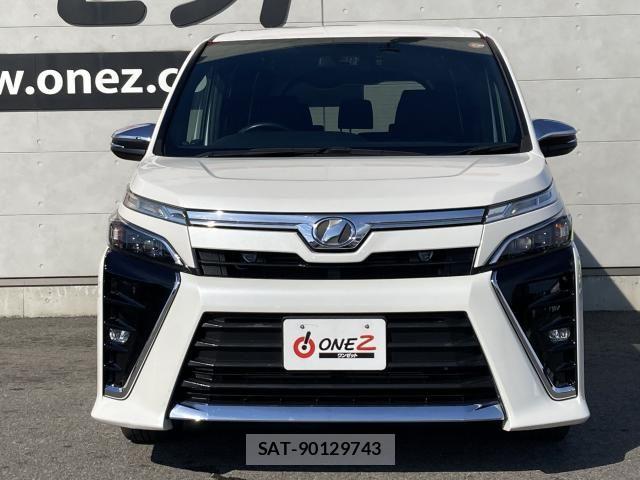 Toyota VOXY 2018-03 7621194-5