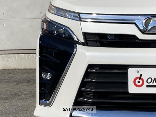 Toyota VOXY 2018-03 7621194-6