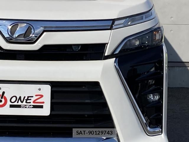 Toyota VOXY 2018-03 7621194-7