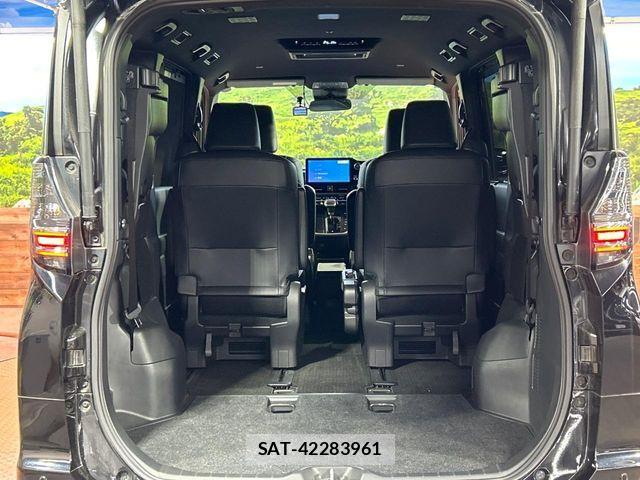 Toyota VOXY 2022-03 7621170-10