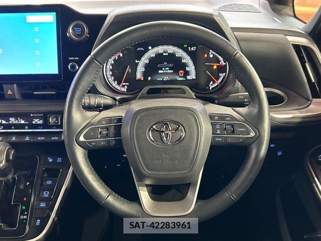 Toyota VOXY 2022-03 7621170-11