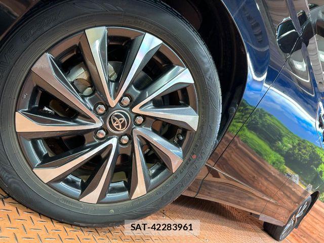 Toyota VOXY 2022-03 7621170-13