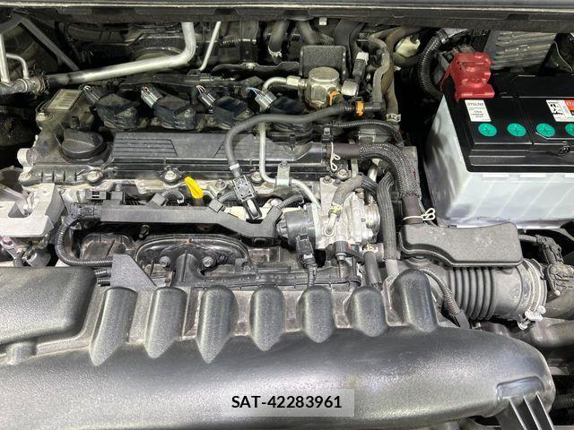 Toyota VOXY 2022-03 7621170-17