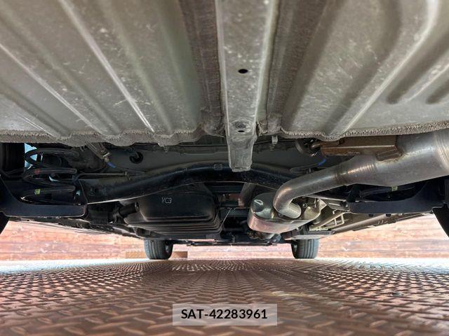 Toyota VOXY 2022-03 7621170-18