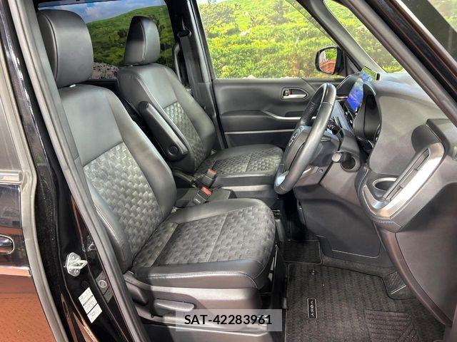 Toyota VOXY 2022-03 7621170-7