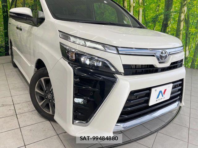 Toyota VOXY 2021-12 7621181-12