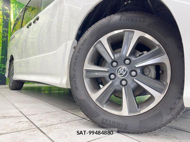 Toyota VOXY 2021-12 7621181-13