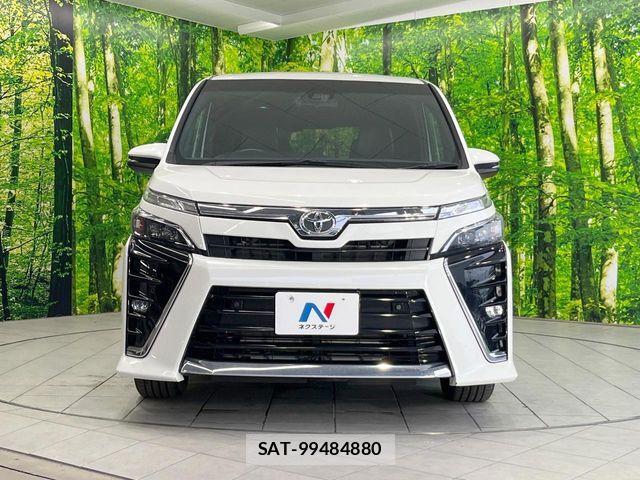 Toyota VOXY 2021-12 7621181-14