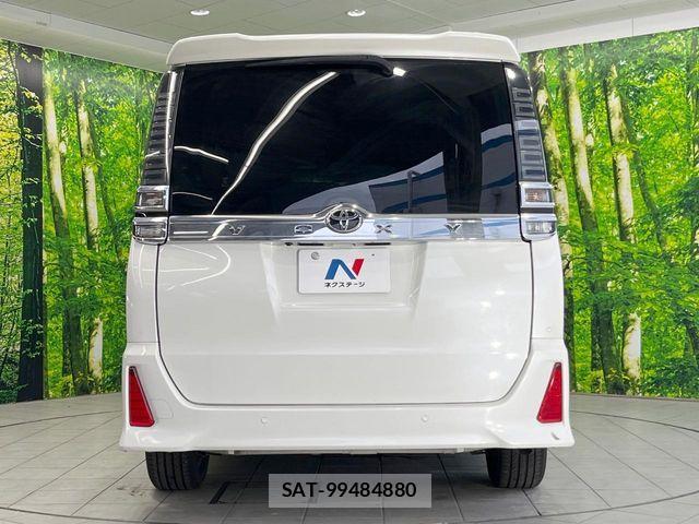 Toyota VOXY 2021-12 7621181-15