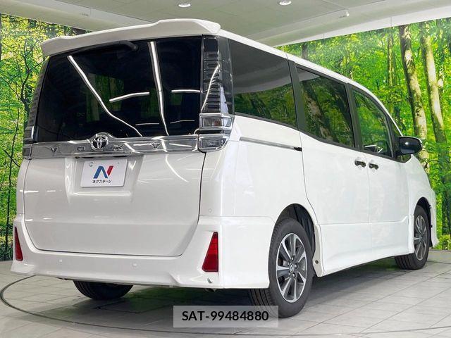 Toyota VOXY 2021-12 7621181-17