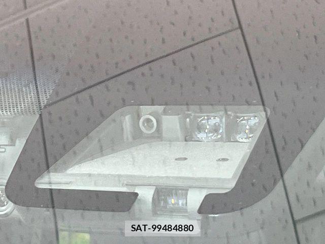 Toyota VOXY 2021-12 7621181-2