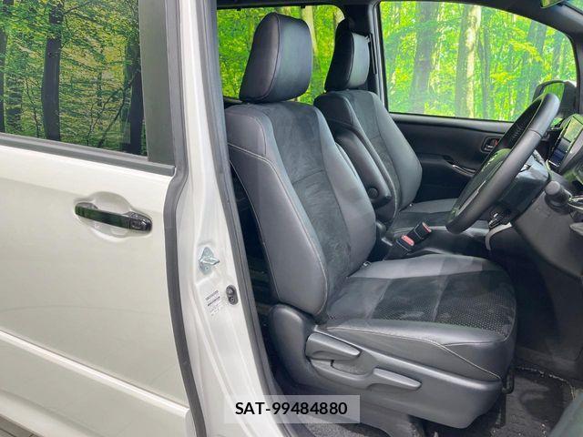 Toyota VOXY 2021-12 7621181-8