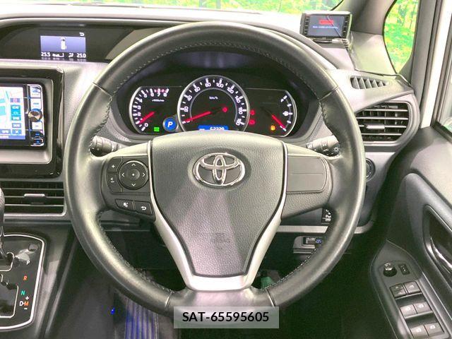 Toyota VOXY 2015-02 7621220-11