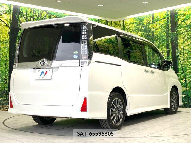 Toyota VOXY 2015-02 7621220-17