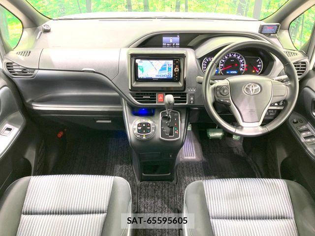 Toyota VOXY 2015-02 7621220-1