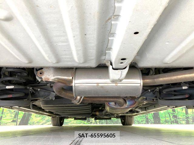 Toyota VOXY 2015-02 7621220-19