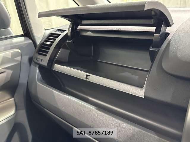 Toyota VOXY 2008-02 7621239-25
