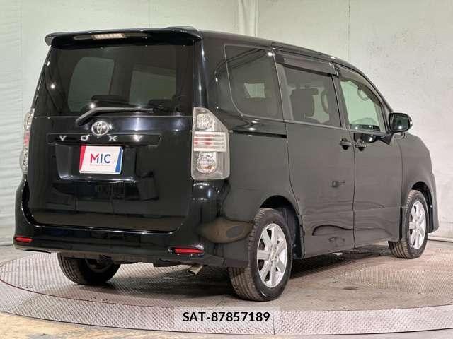 Toyota VOXY 2008-02 7621239-4