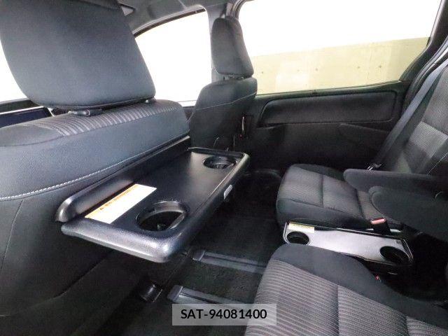 Toyota VOXY 2018-10 7621190-9