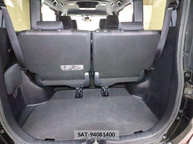 Toyota VOXY 2018-10 7621190-12