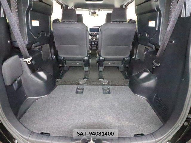 Toyota VOXY 2018-10 7621190-13