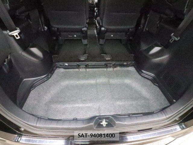 Toyota VOXY 2018-10 7621190-14