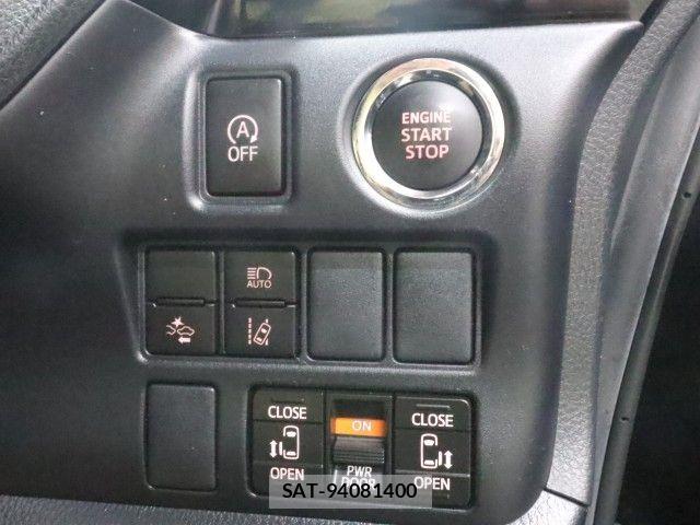 Toyota VOXY 2018-10 7621190-24