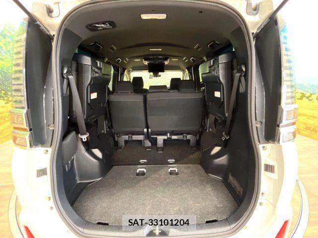Toyota VOXY 2019-04 7621199-10