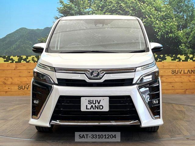 Toyota VOXY 2019-04 7621199-14