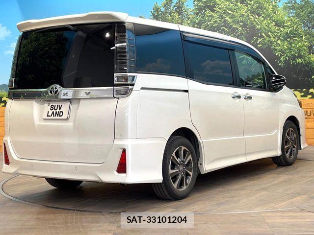 Toyota VOXY 2019-04 7621199-16