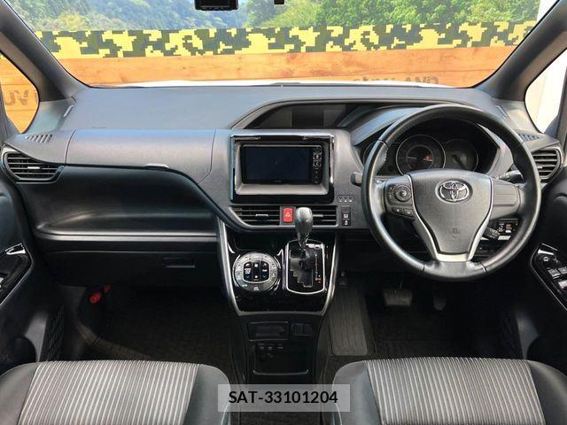 Toyota VOXY 2019-04 7621199-1